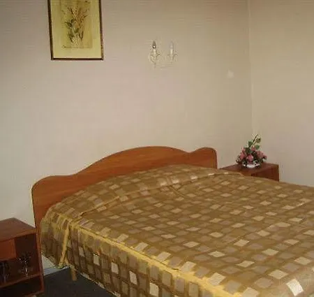 Lillekuela Hotel Reval