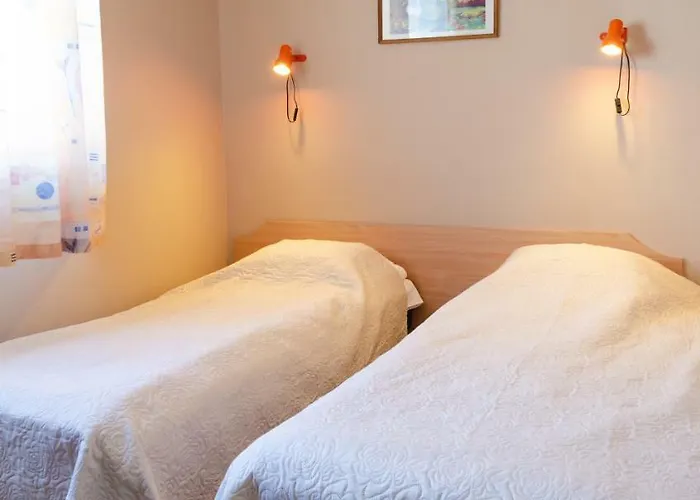 Lillekuela Hotell 2*